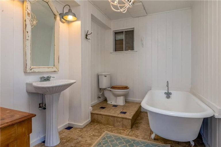 Bathroom 5, 035 Sunny Side Up II by ACP, Mobile