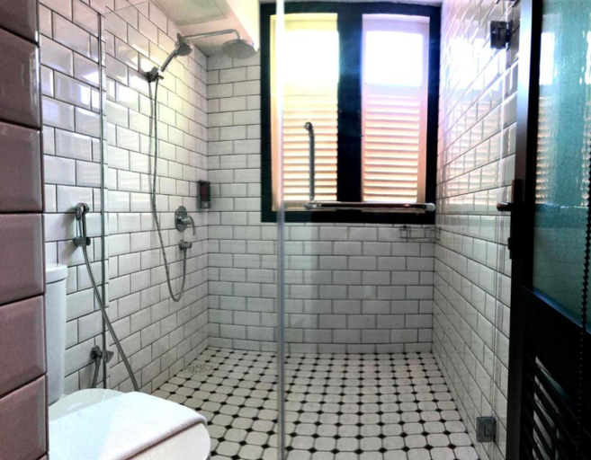Bathroom 5, JonkeRED Heritage Hotel, Malacca City