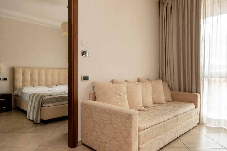 Bedroom 3, ApartHotel Anghel, Siena
