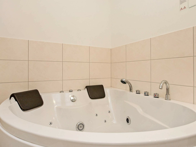 Bathroom 4, Holiday Home in Wendtorf, Plön