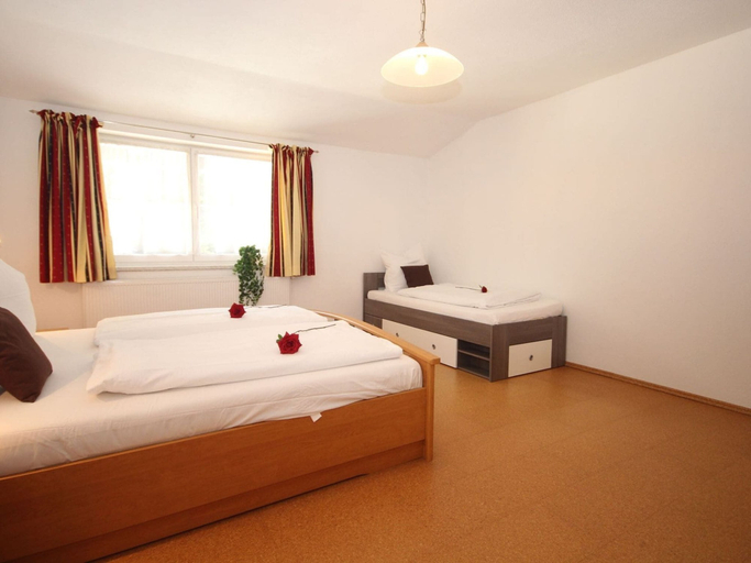 Bedroom 3, Apartment in Kirchberg near Ski Lift, Kitzbühel