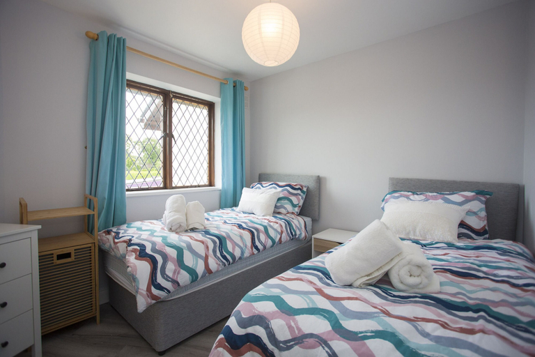 Bedroom 2, Forest Park HH No 4