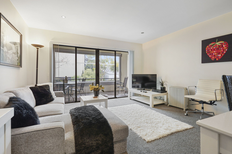 Others 5, Stylish Central 2BR Apt nr Hospital, Waitakere