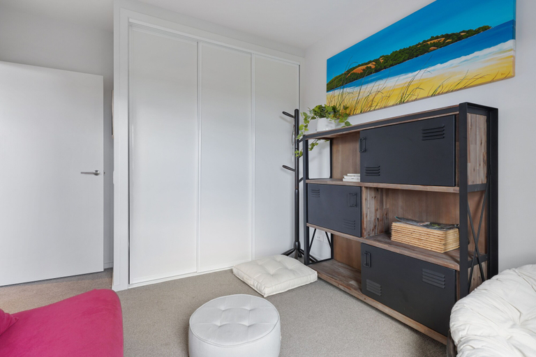Bedroom 3, Groovy Apt Close to Onehunga Mall Centre, Waitakere
