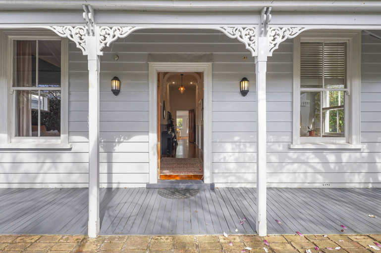 Exterior & Views 2, Tropical Paradise -Pool - Spa - Spacious, Waitakere