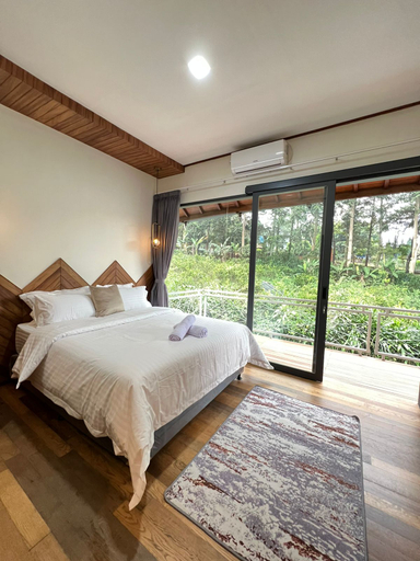 Bedroom 5, Villa Amethyst Lembang 3BR J-8 With private Hot Pool, Bandung