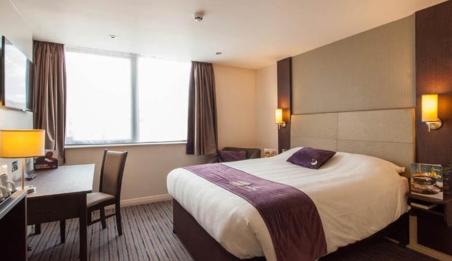 Bedroom 5, Premier Inn London Hendon - The Hyde, London