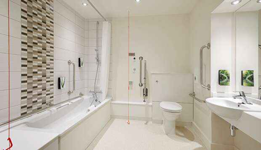 Bathroom 4, Premier Inn London Bank - Tower, London
