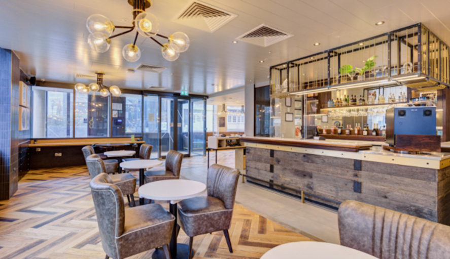 Food & Drinks 2, hub by Premier Inn London West Brompton, London
