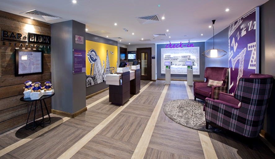 Public Area, Premier Inn London Wimbledon - Broadway, London