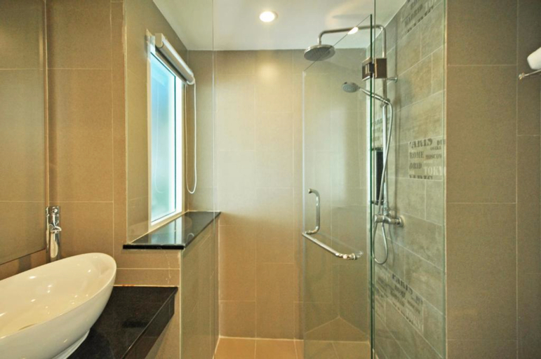 Bathroom 4