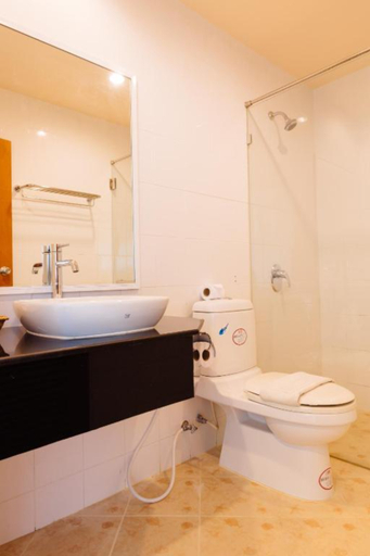 Bathroom 5, Thipurai Beach Hotel, Hua Hin
