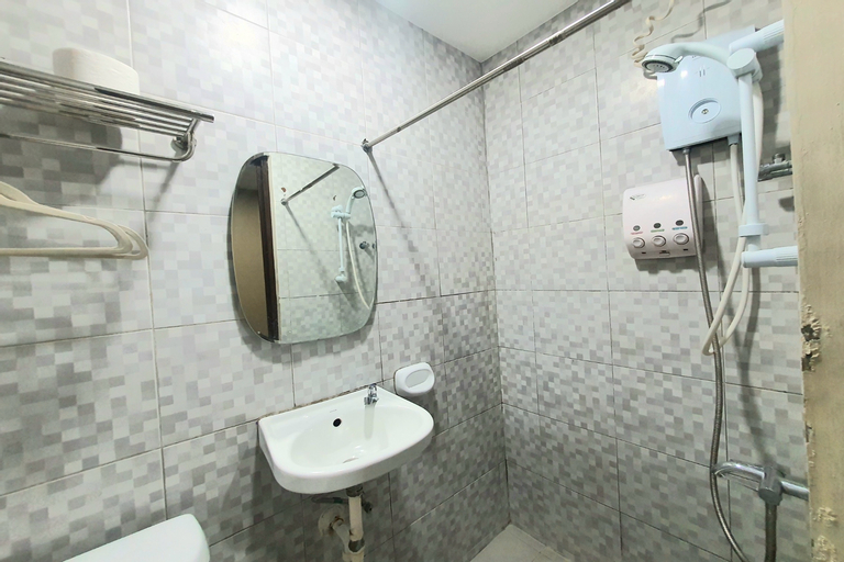 Bathroom 15