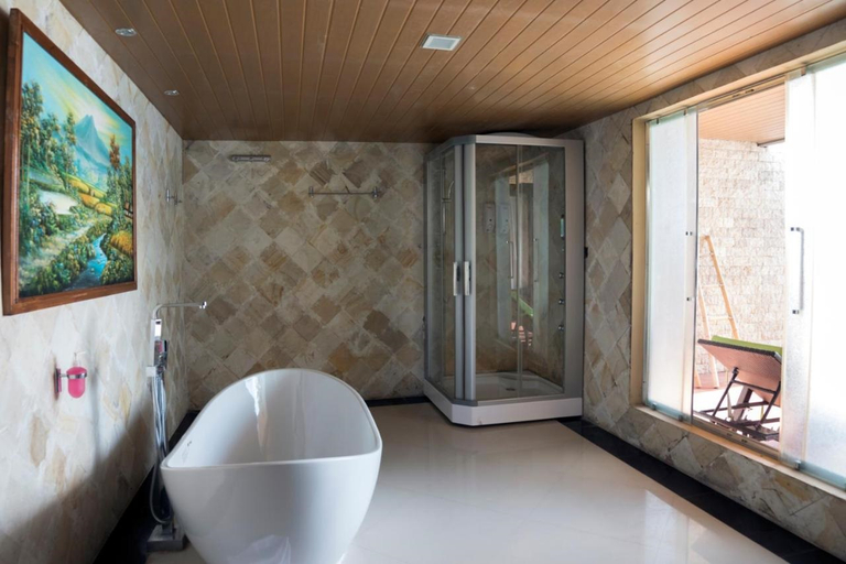 Bathroom 5, Sylvia Beach Villa, West Manggarai