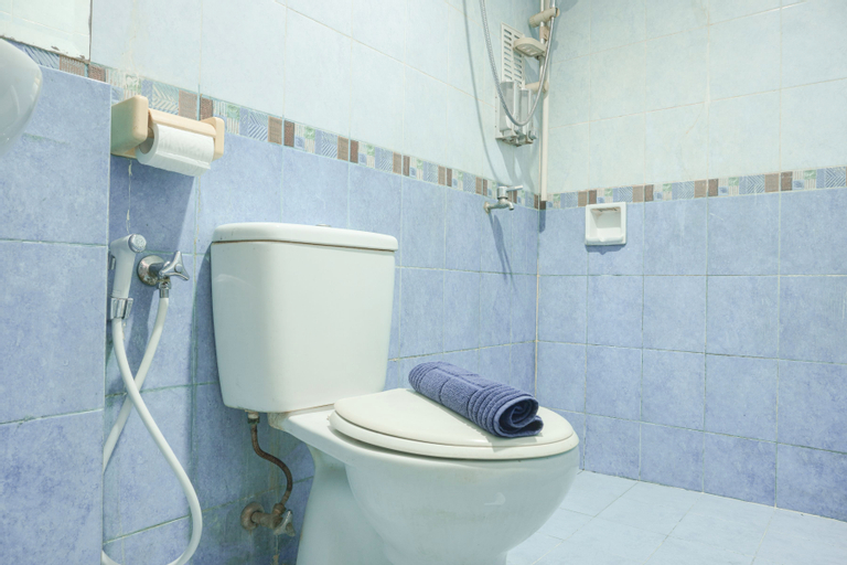 Bedroom 5, Fully Furnished and Comfy 2BR Apartment at Gajah Mada Mediterania By Travelio, West Jakarta