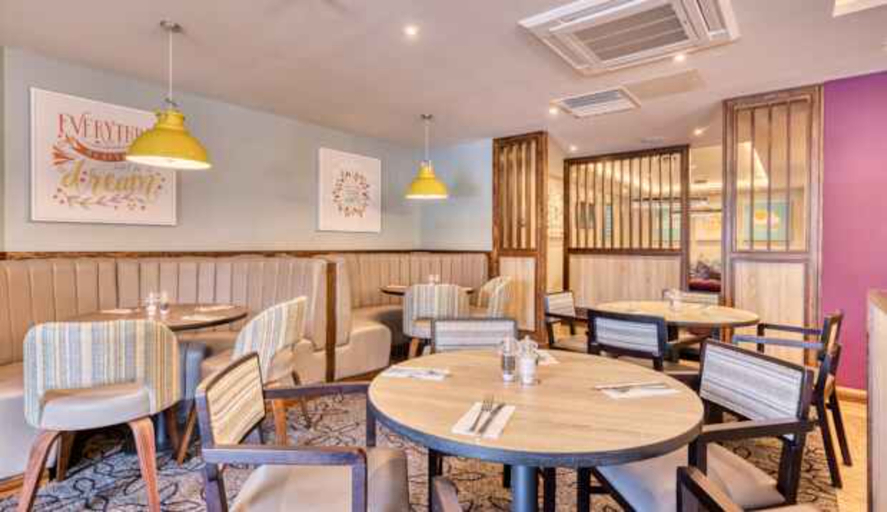 Food & Drinks 5, Premier Inn London Romford Town Centre, London