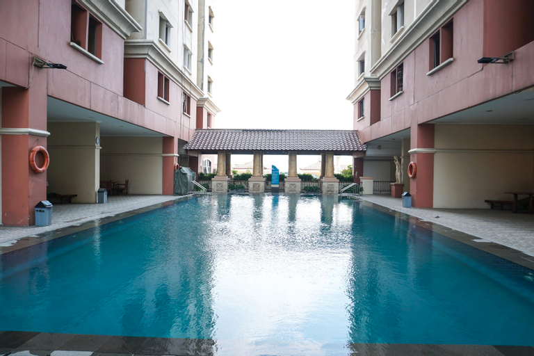 Sport & Beauty 3, Fully Furnished and Comfy 2BR Apartment at Gajah Mada Mediterania By Travelio, West Jakarta