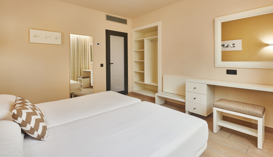 Bedroom 4, Protur Badía Park Aparthotel, Baleares