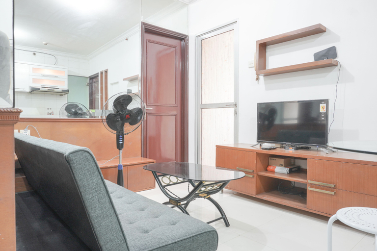 Exterior & Views 2, Fully Furnished and Comfy 2BR Apartment at Gajah Mada Mediterania By Travelio, West Jakarta