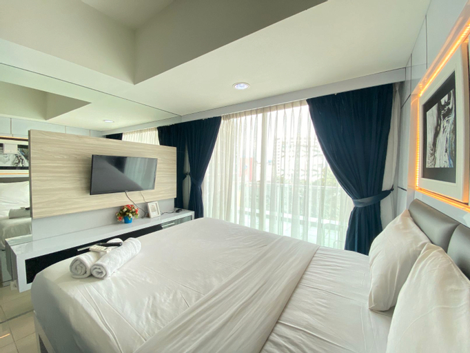Bedroom 2, Luxury 2BR Deluxe Apartment at Tamansari La Grande Near BIP Bandung By Travelio, Bandung