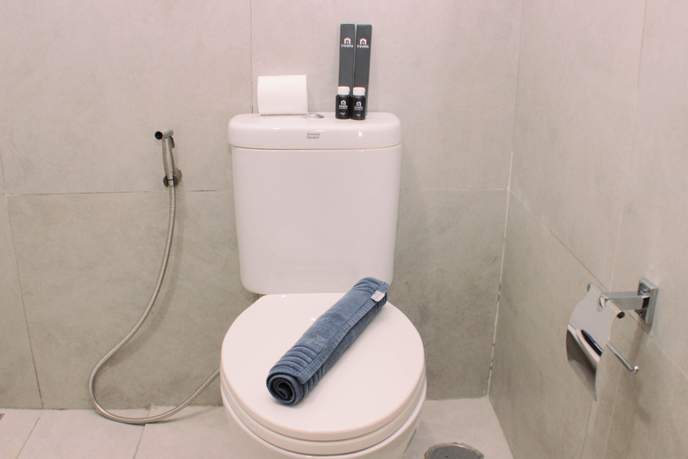 Bedroom 3, Cozy Studio at Pollux Chadstone Apartment By Travelio, Cikarang