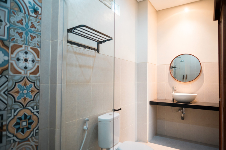 Bathroom 9