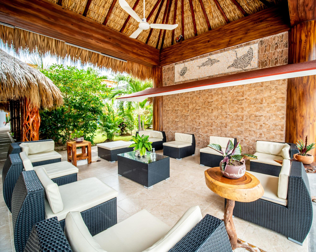 Food & Drinks 5, Gran Juquila Huatulco, Dist. Pochutla
