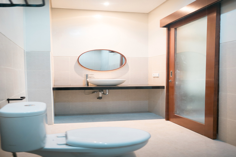 Bathroom 8