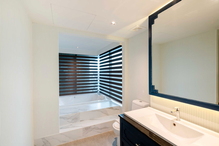 Bathroom 22