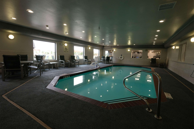 Sport & Beauty 5, Hampton Inn Searcy, White