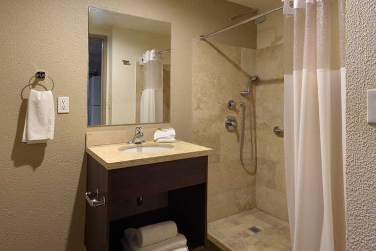Bathroom 5, Extended Suites Tijuana Macroplaza, Tijuana