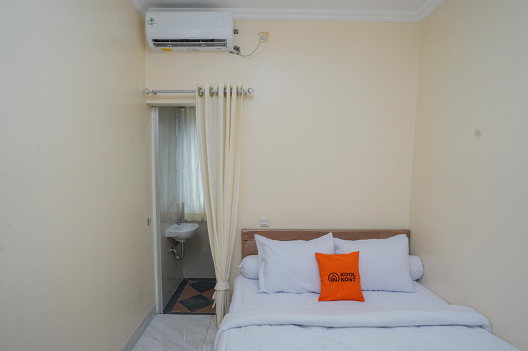 Bedroom 3, KoolKost Syariah @ Gajah Mada (Minimum Stay 6 Nights), Central Jakarta