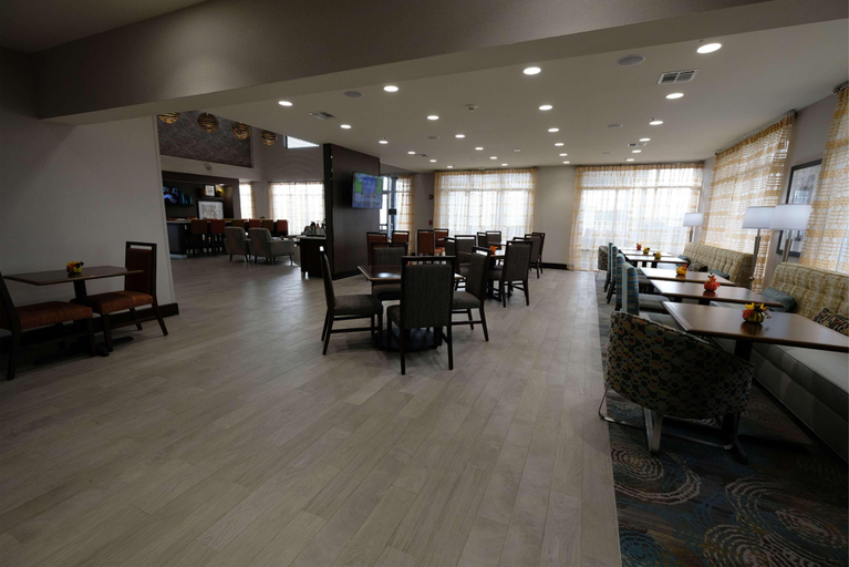 Food & Drinks 4, Hampton Inn Searcy, White