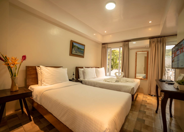 Bedroom 4, Bernardos Lantia Hotel, Basco