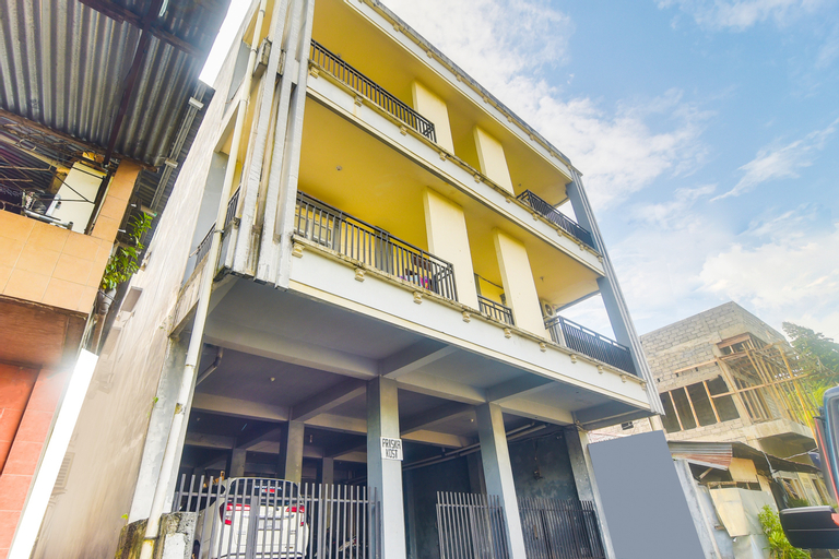 Exterior & Views 2, OYO 91755 Priska Kost Dan Homestay, Manado