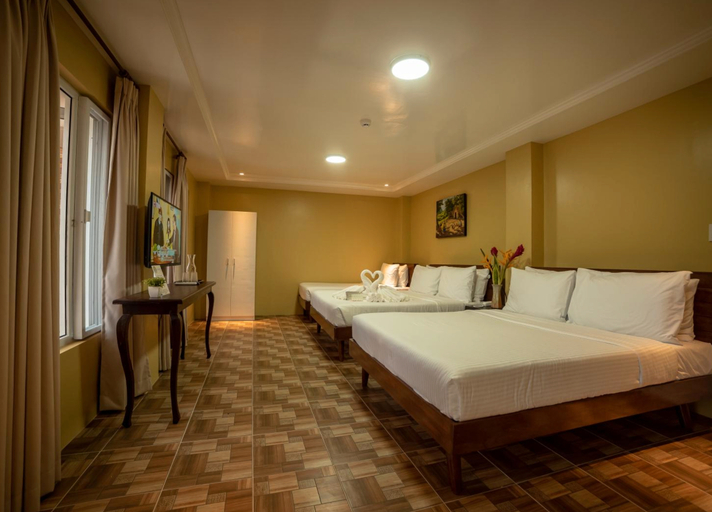 Bedroom 3, Bernardos Lantia Hotel, Basco