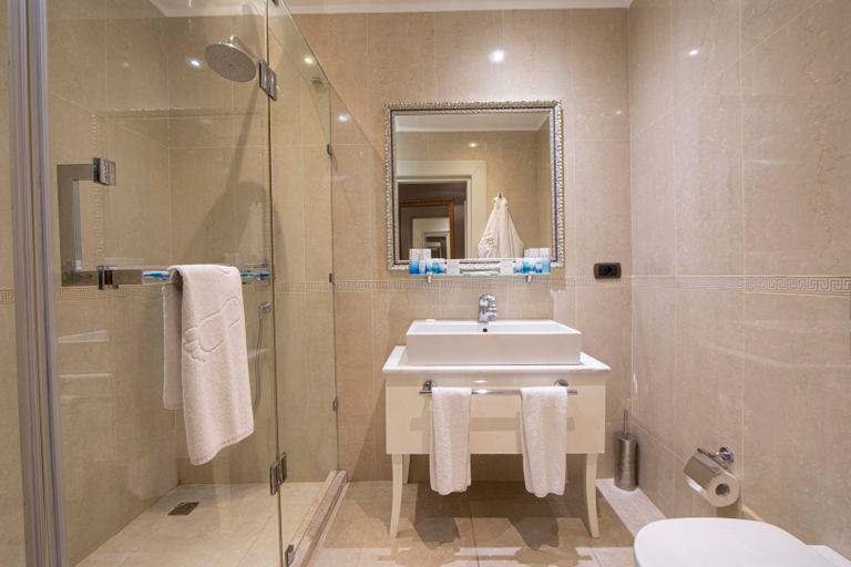 Bathroom 5, Sapphire Inn, Baku