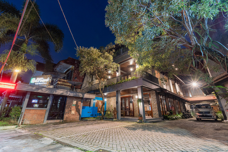 Exterior & Views 2, D'Fresh Hotel & Resto Manage by Ascent Malang, Malang
