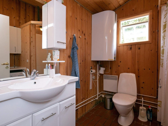 Bathroom, 6 Person Holiday Home in Blokhus, Jammerbugt