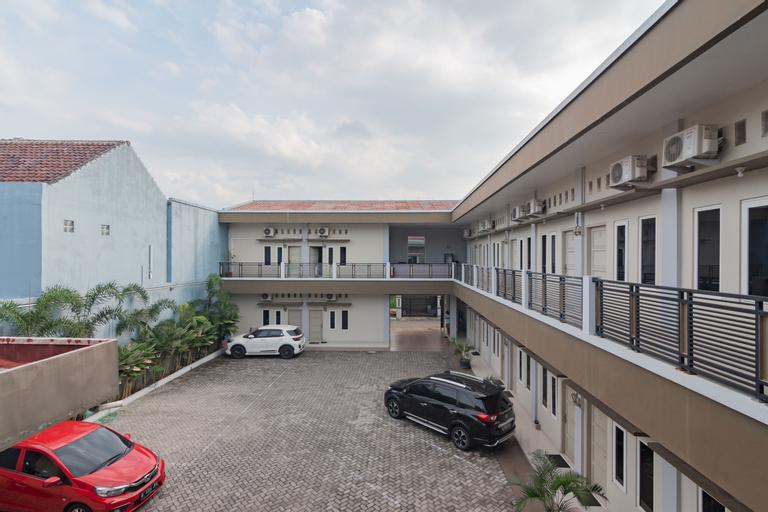Exterior & Views 20