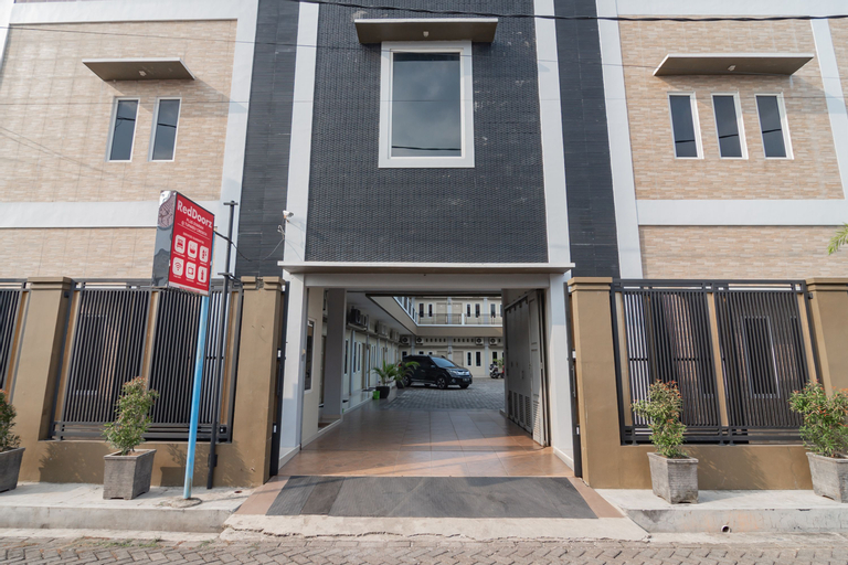 Exterior & Views 19