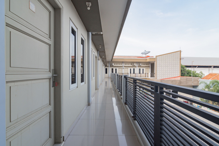 Exterior & Views 7