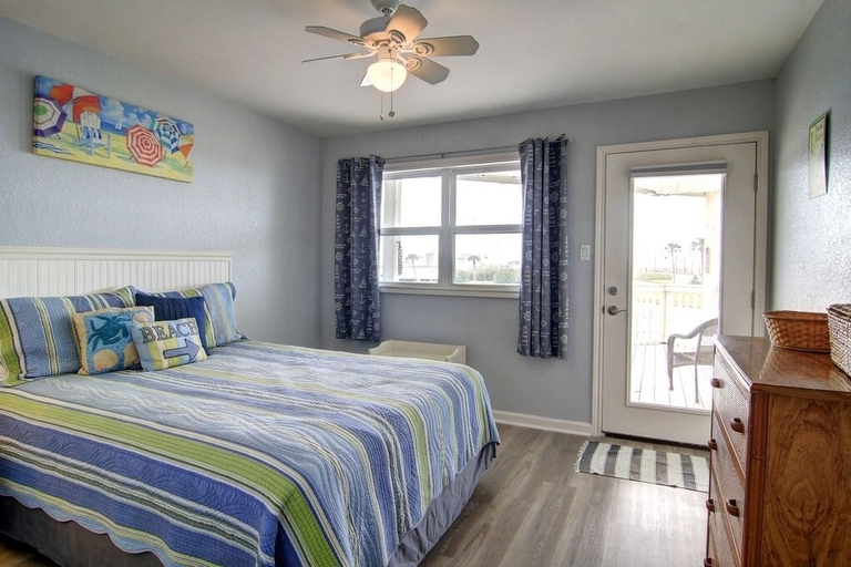 Bedroom 3, A Little Bit of Heaven, Nueces