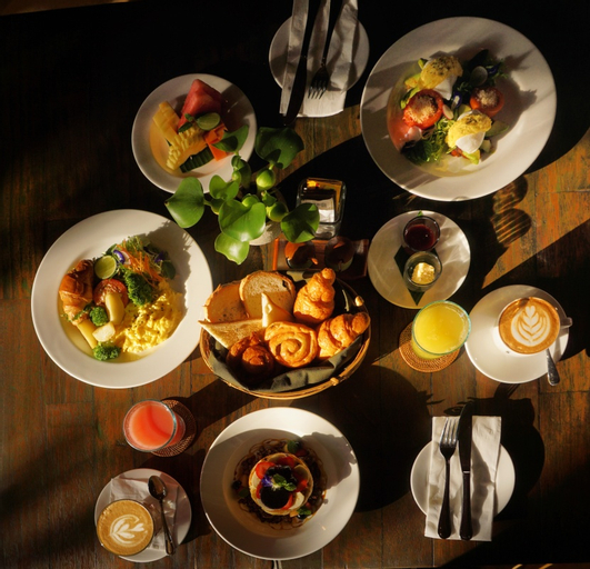 Food & Drinks