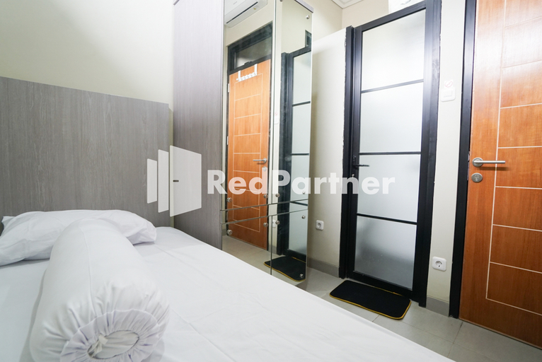 Tomang Gelong Guest House Syariah Mitra RedDoorz - Tap to explore photos