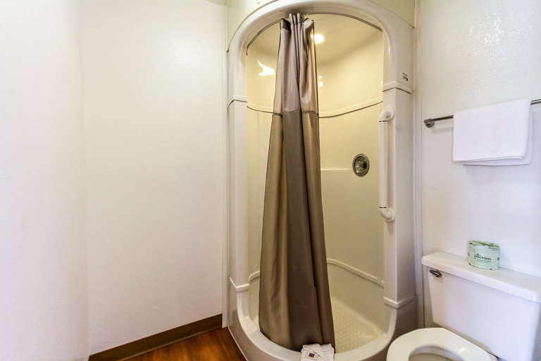 Bathroom 4, Motel 6-Salinas, CA - South - Monterey Area, Monterey