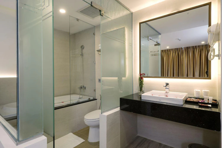 Bathroom 5, LeMore Hotel Nha Trang, Nha Trang