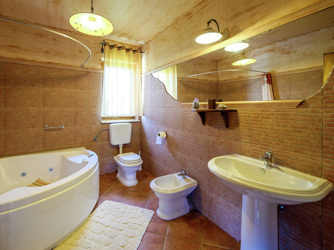 Bathroom, Modern Holiday Home in Porec with Swimming Pool, Poreč