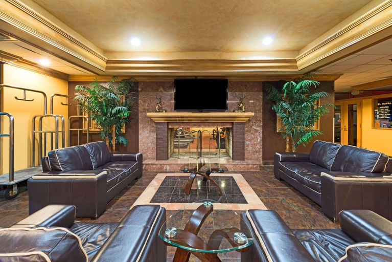 Public Area 2, Ramada by Wyndham Louisville North, Jefferson
