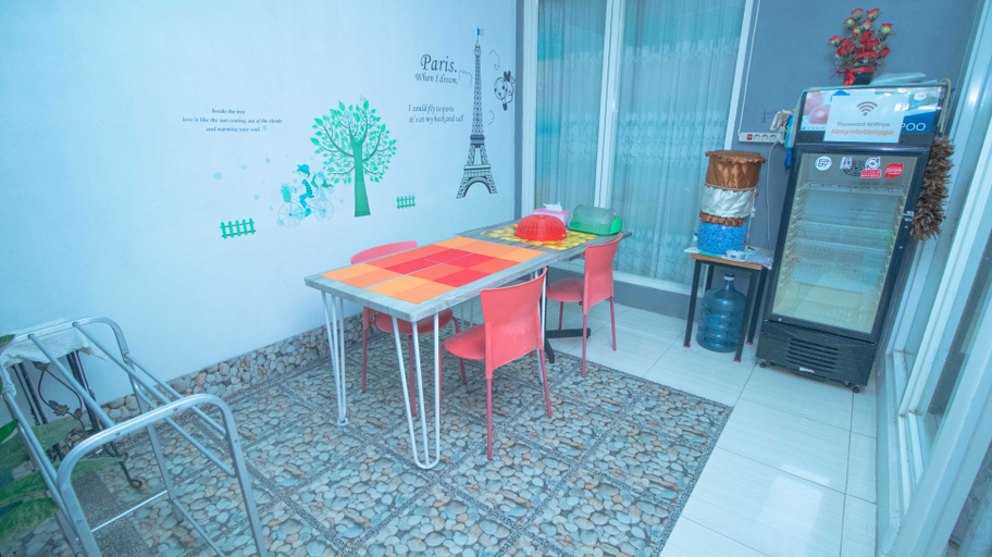 Public Area 3, Villa Shiny | Karaoke & Chill Spot, Malang